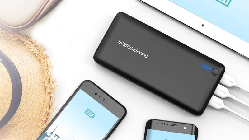 Batería RAVPower de 26800mAh | $36 | Amazon | Usa el código 2HNSLWQXFoto: Amazon